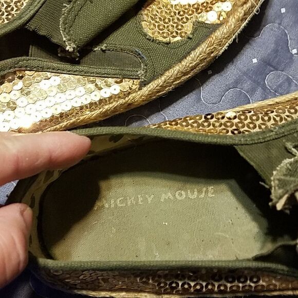 Mickey Mouse olive and tan slip on shoes size 9 - Picture 3 of 4